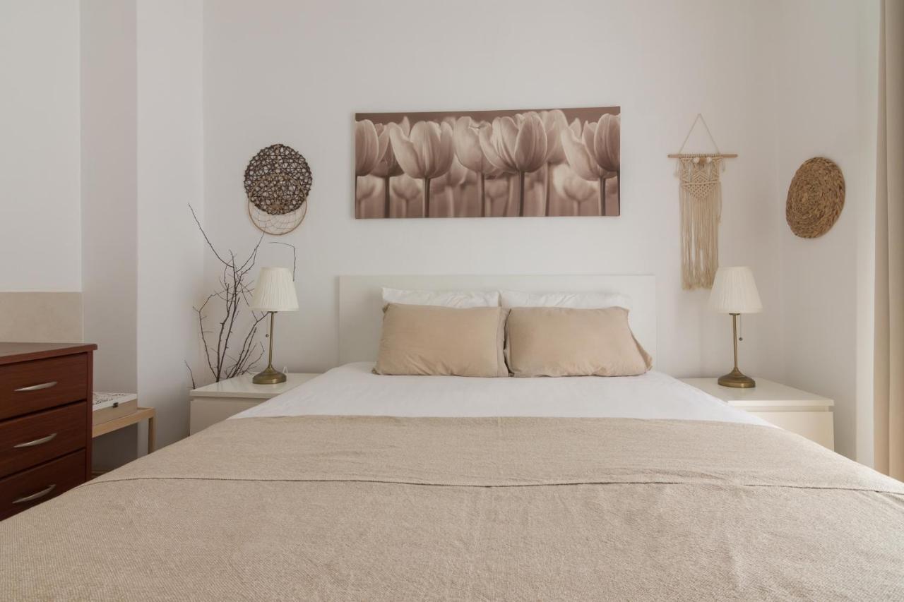 Classic And Modern Apartment In Aten Exteriör bild