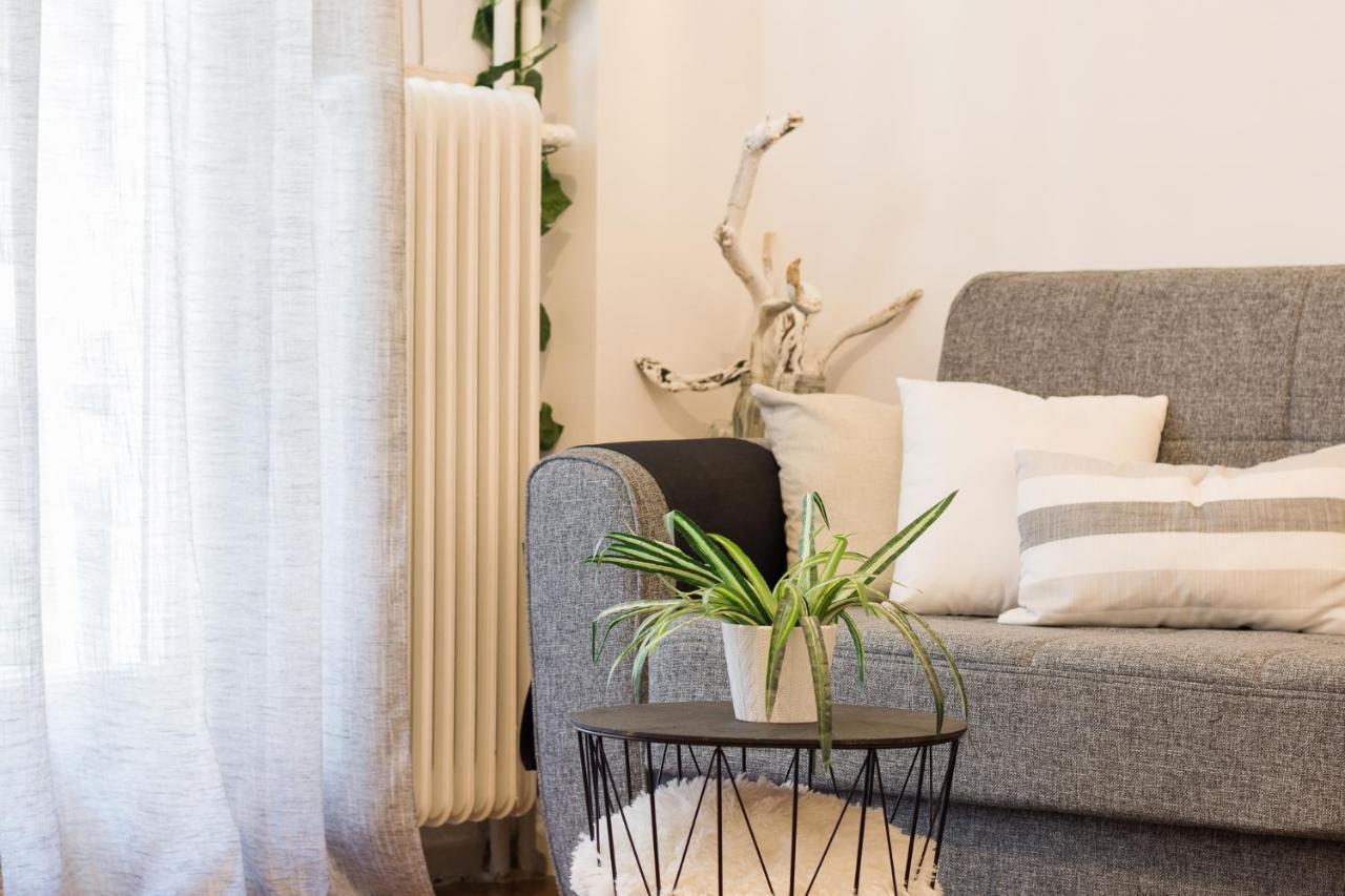 Classic And Modern Apartment In Aten Exteriör bild